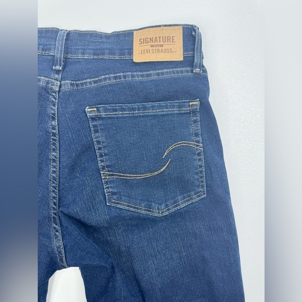 Levi’s Gold Signature Mid Rise Stretch Cuffed Capri Jeans Size 27/4 - Picture 4 of 8